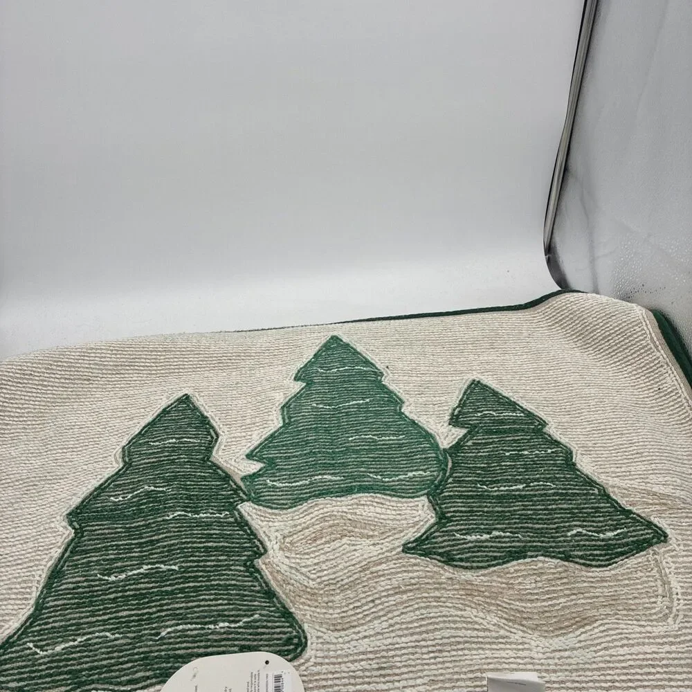 NWT Threshold Bath Rug 20